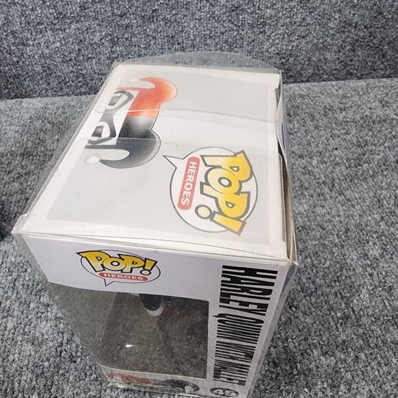 Lot Funko Pop! Vinyl DC Universe Harley Quinn with Mallet #45 + Keychain DC Mini - Picture 5 of 9